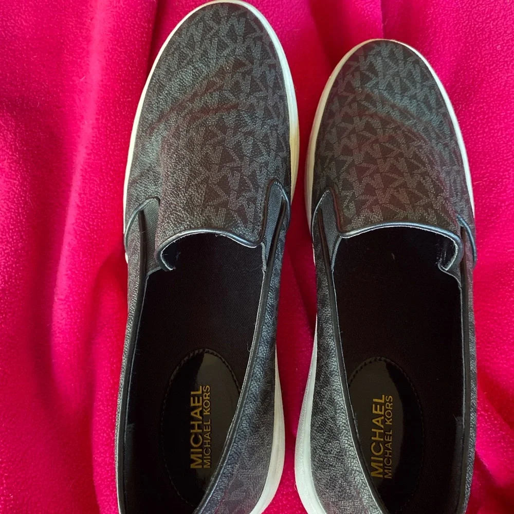 Michael Kors 10 Women shoes tennis black white - Picture 2 of 6